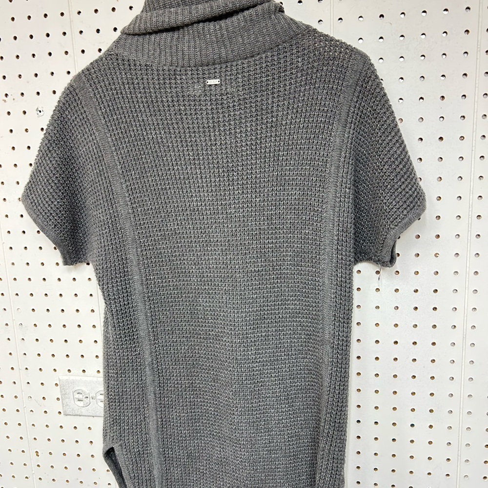 Ugg Cowl Neck Short Sleeve Sweater - Picture 7 of 8